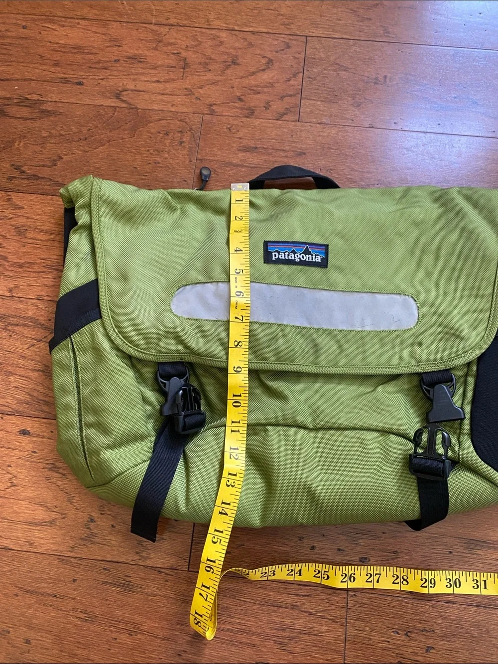 Patagonia messenger bag-green